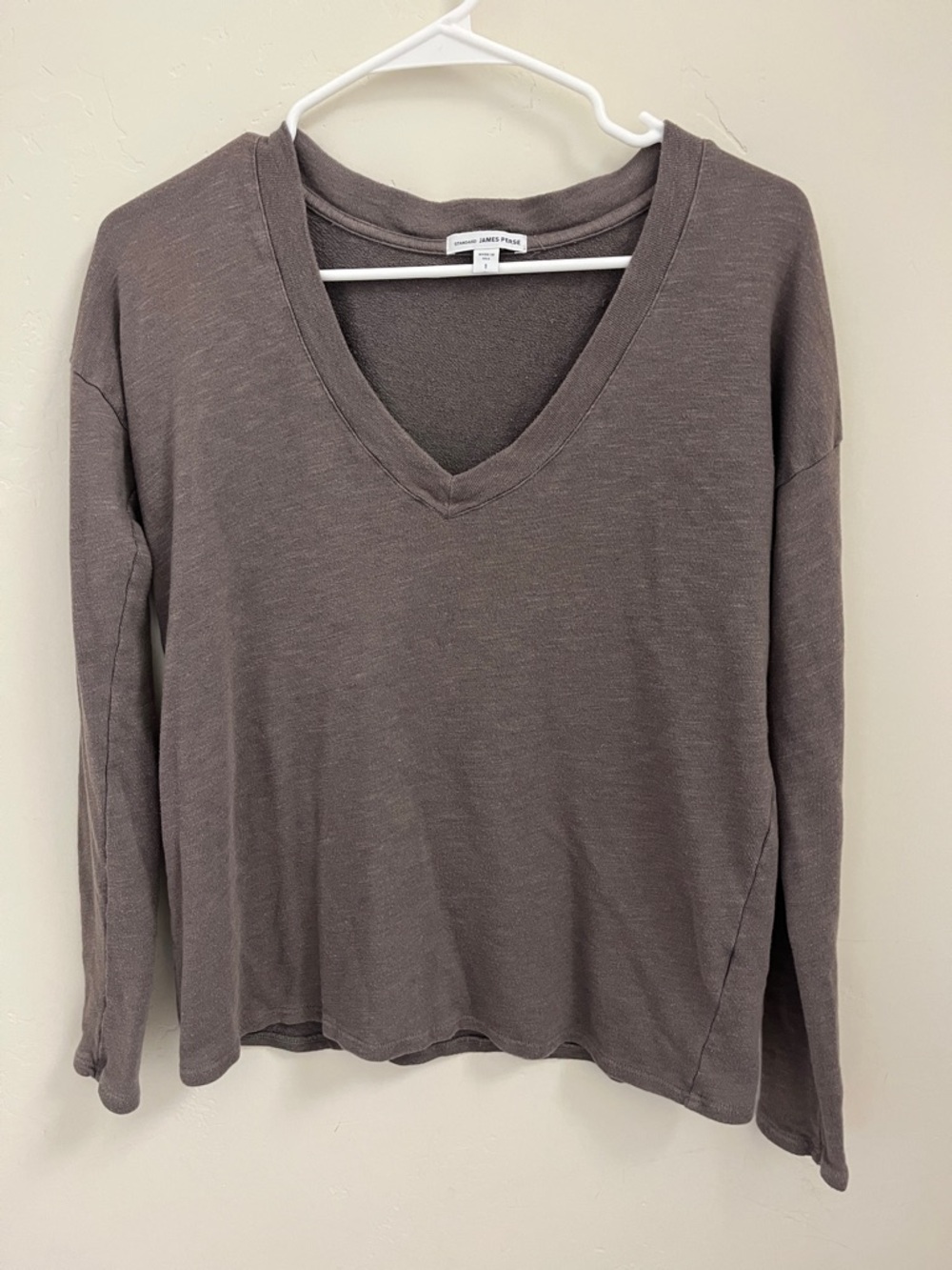 James Perse Women's V-Neck Taupe Colored Long Sleeved Shirt Top Size 1 (small)